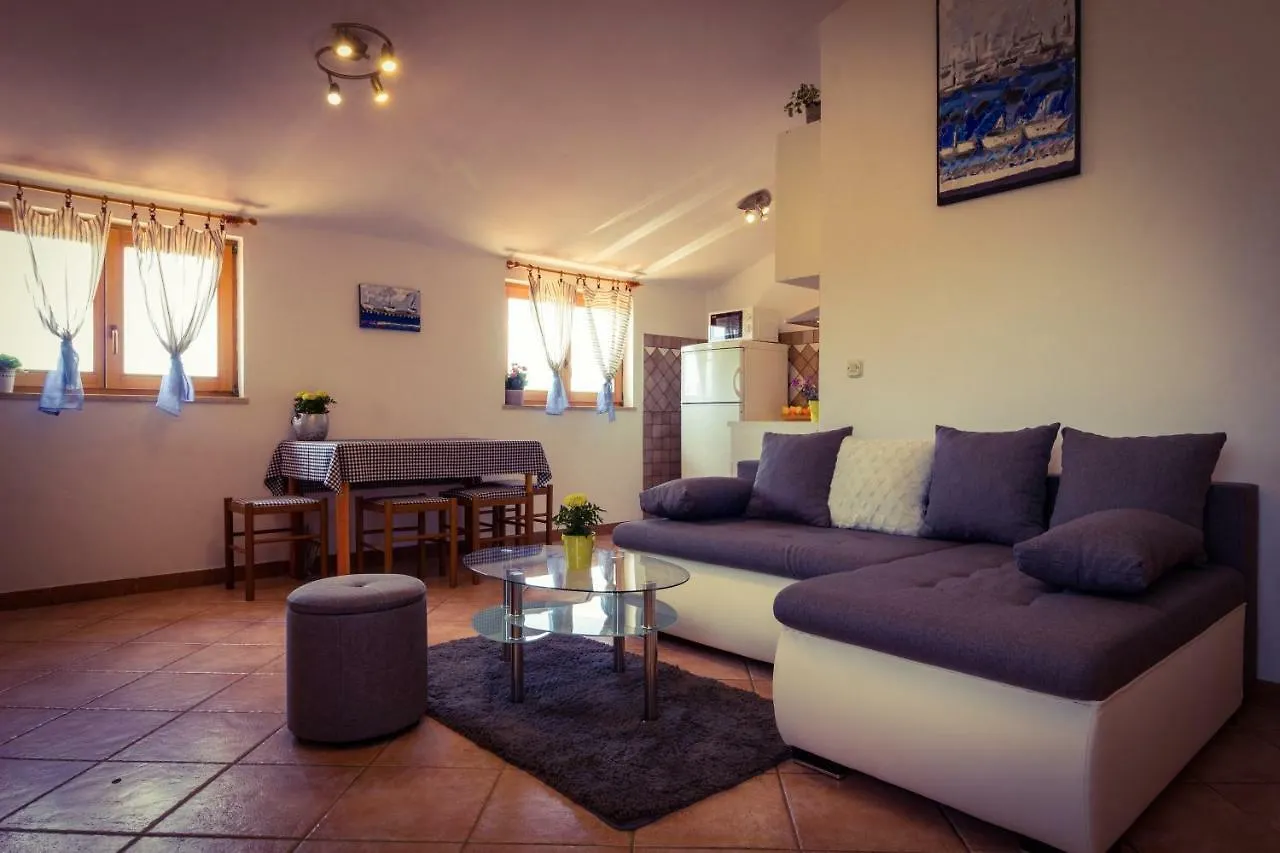 Apartment Helena Πούλα 0*,